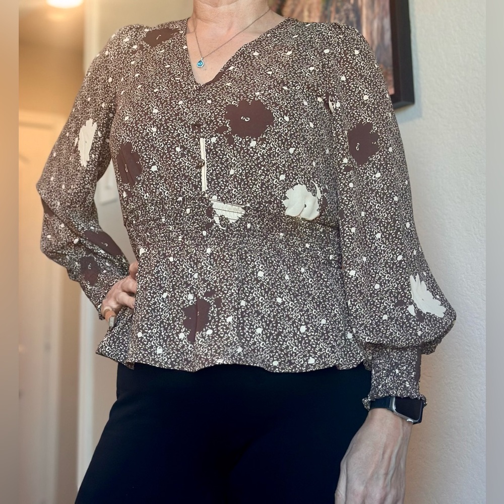 Sienna Sky, peplum top